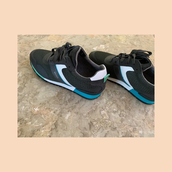 BRAND NEW Hugo Boss Sneakers size 9 - Picture 1 of 5